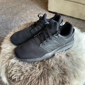 New Balance 247v2 - 8.5 - triple black - worn 2x